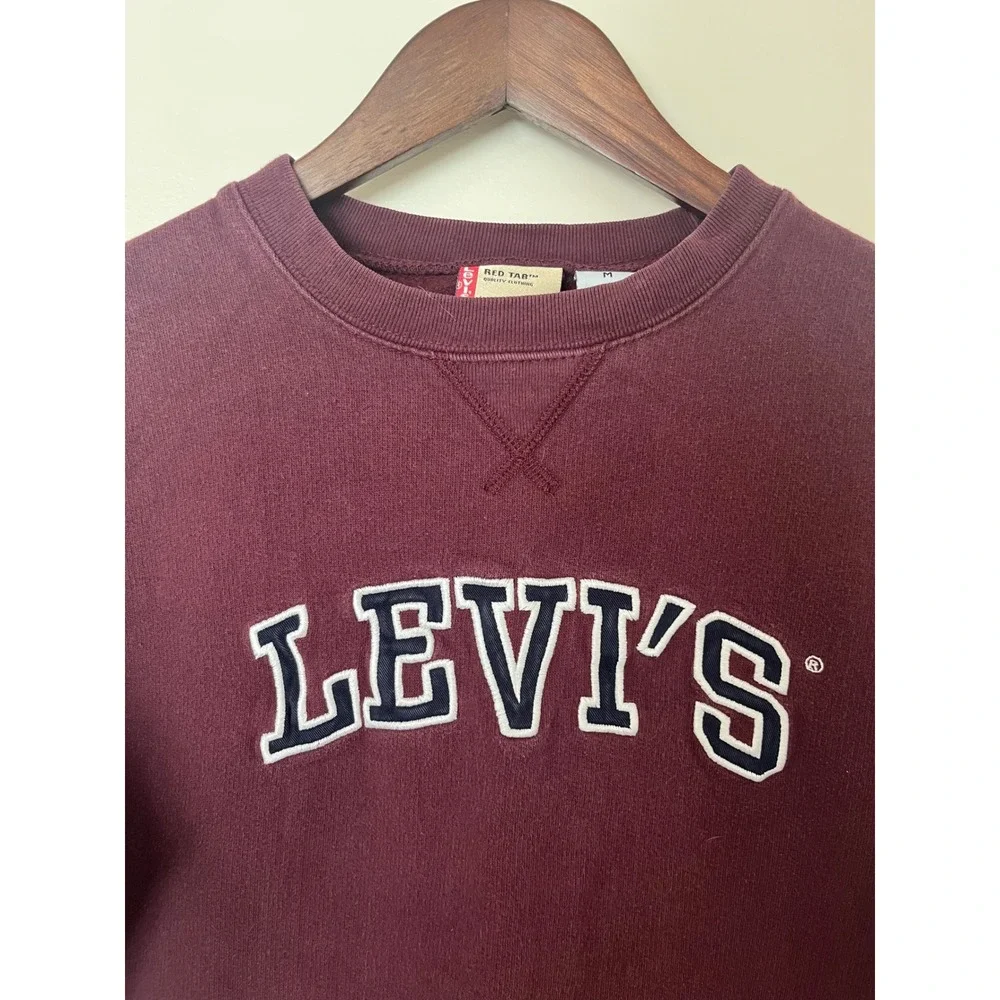 Levis Red Tab Burgundy Crewneck Sweatshirt Pullover Embroidered Logo‎ Medium